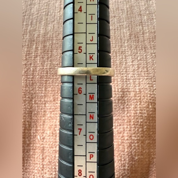 Sterling Silver Boho Ring w/ White Cabochon – Size 5.5 - Picture 2 of 6